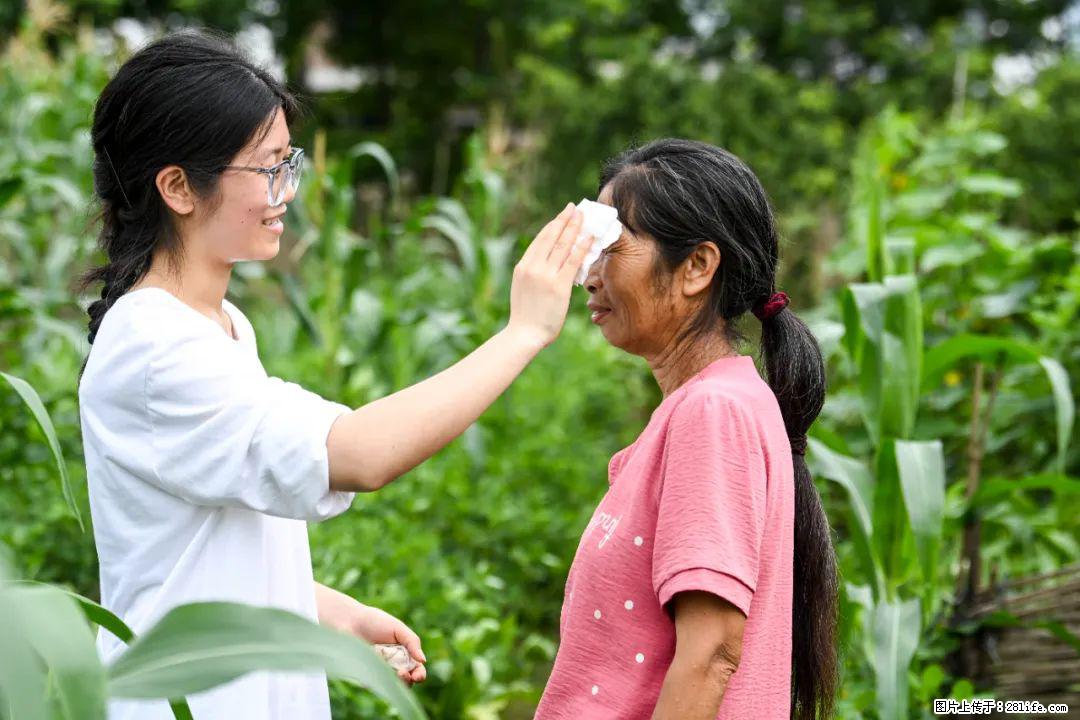 全网追的“扁担女孩”,找了一份暑假工,时薪12元 - 中卫生活资讯 - 中卫28生活网 zw.28life.com